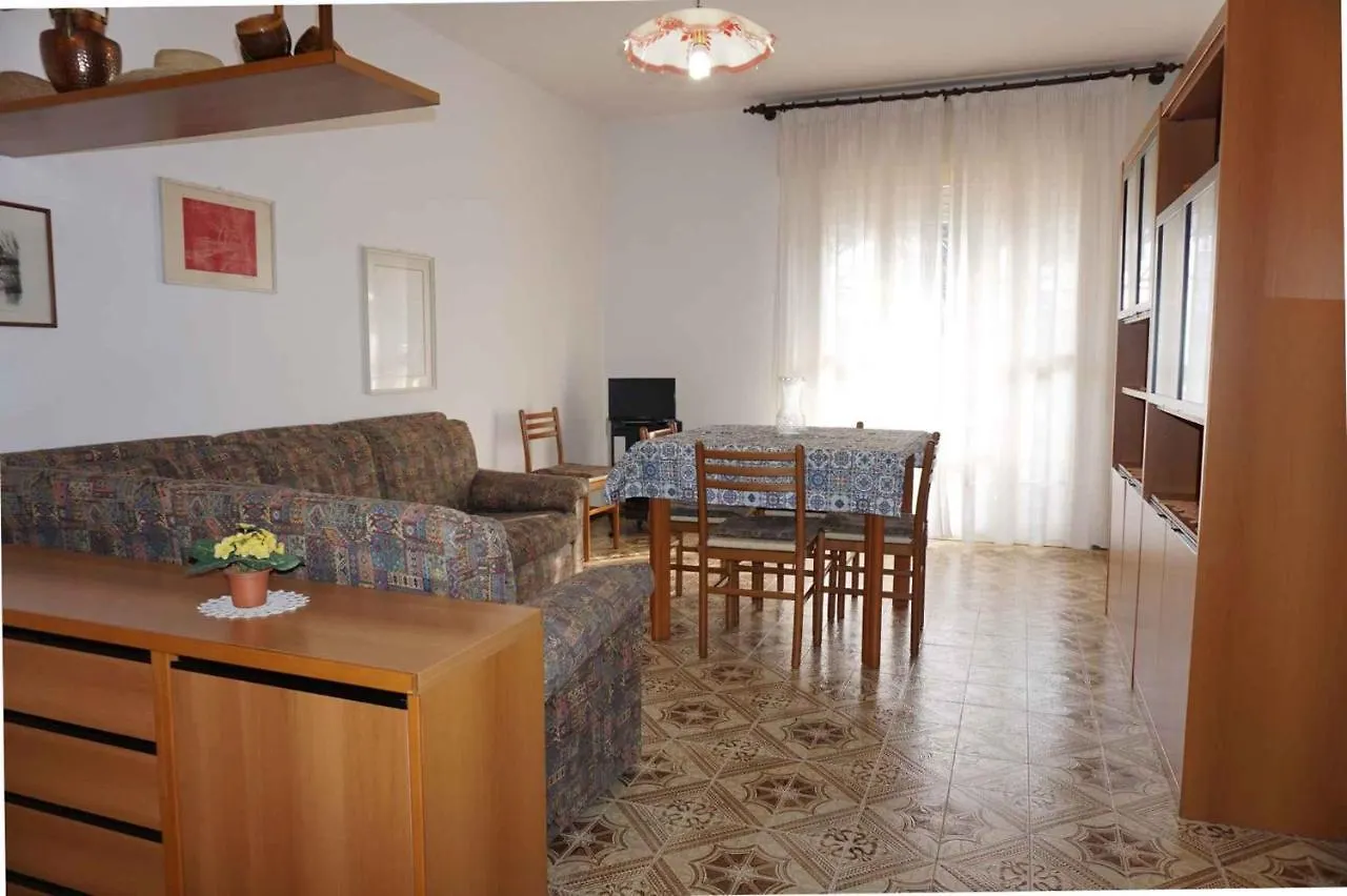 Apartment In Porto Santa Margherita 40295