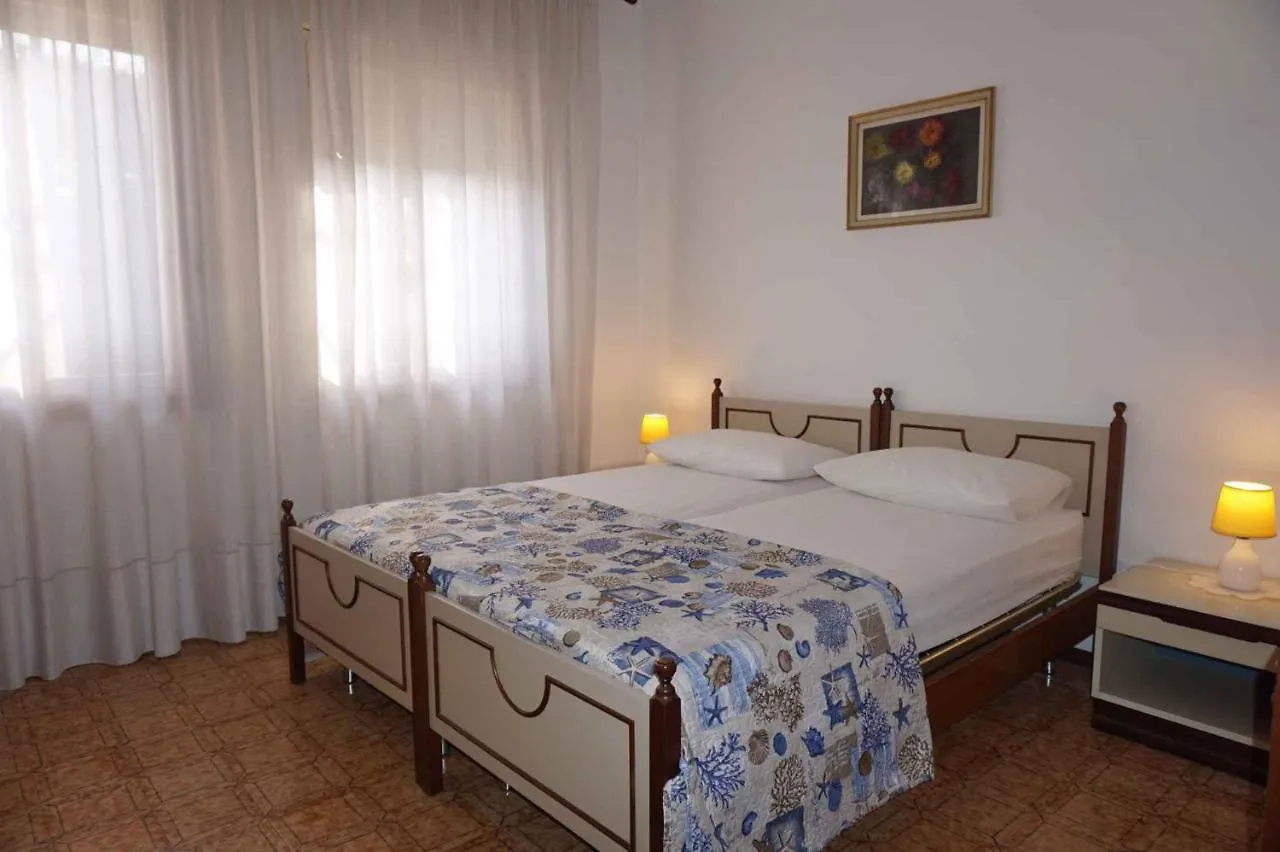 Apartment In Porto Santa Margherita 40295